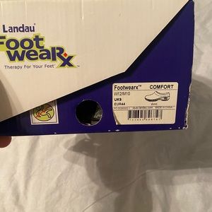 Non slip white shoes